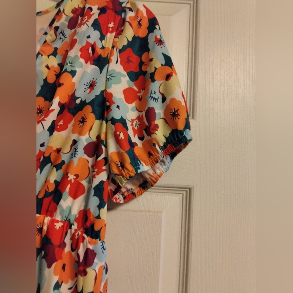 Women's Shein Dress - Picture 4 of 6